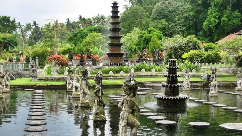 tirta-gangga Tirta gangga